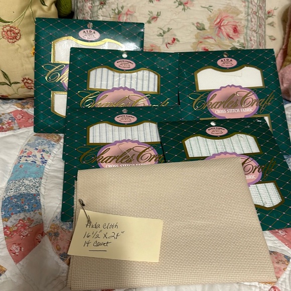 Charles Craft Aida Cloth - Picture 1 of 6